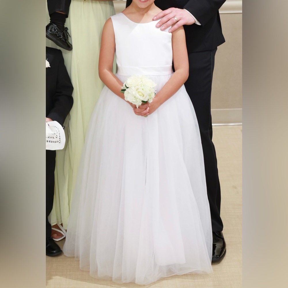 Size 7 First Communion or Flower Girl Dress (JJ’s House)